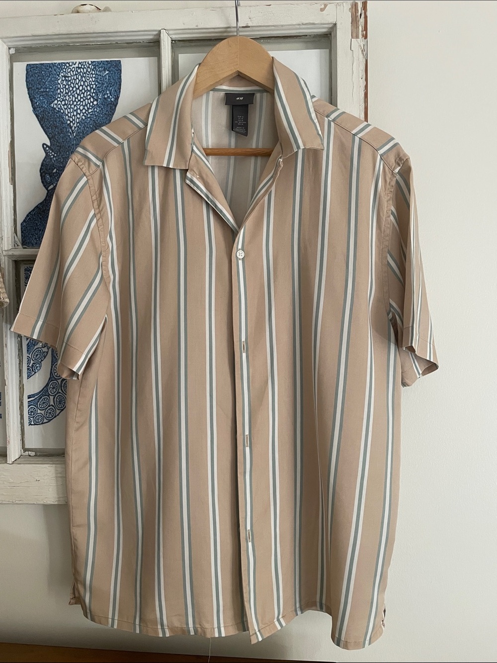 H&M Beige Short-Sleeve Vertical Stripe Button-Down Shirt